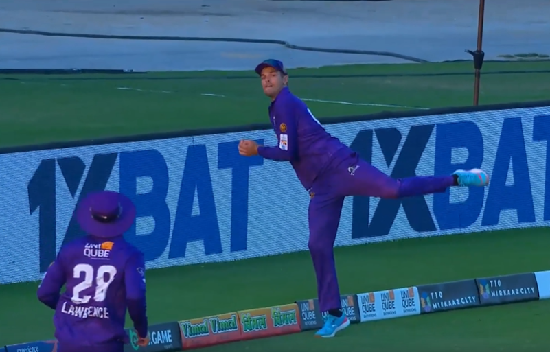 RELAY MAGIC! Green and Lawrence make it look effortless