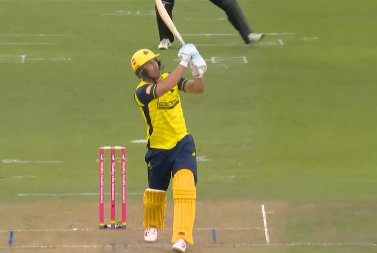 664! Chris Lynn hammered Ollie Robinson with the bat