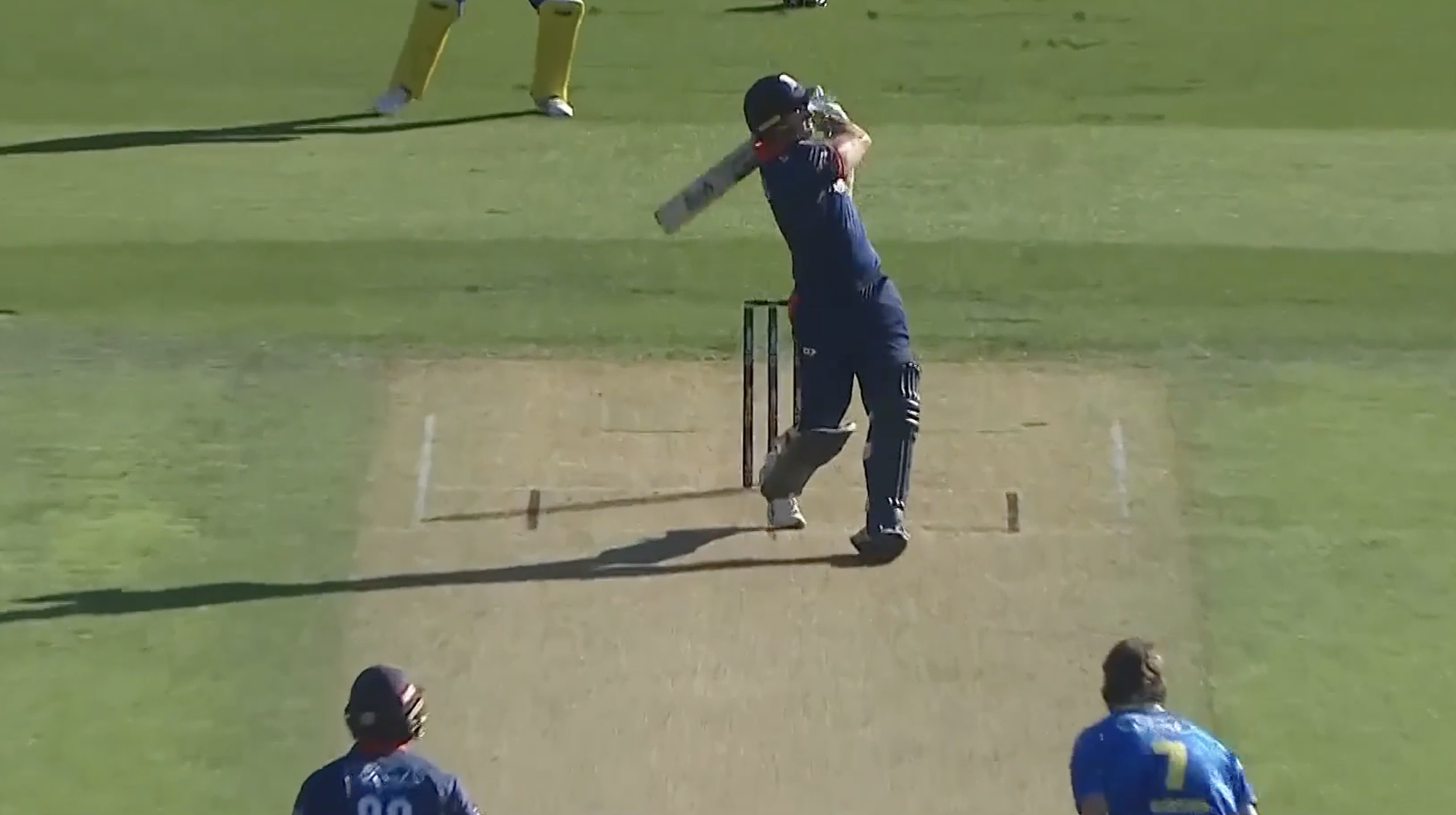 CLOBBERED! Jacobs smashes Gibson for back-to-back sixes