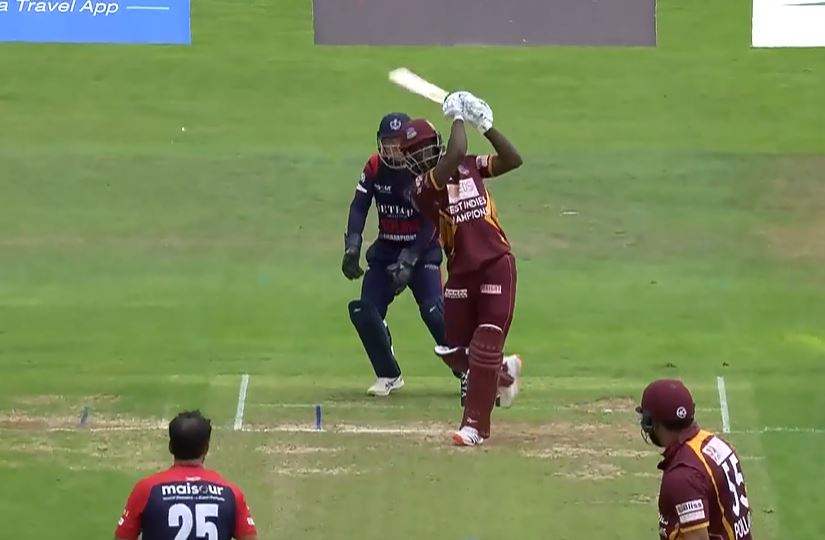 Flashy! Walton's maximum led to a blazing half-century