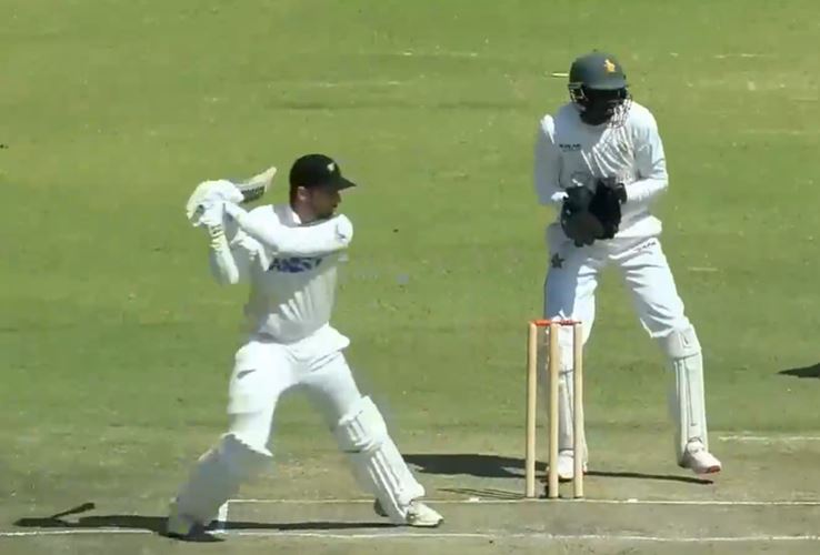 MONUMENTAL! Conway raced to his second 150 in Test cricket
