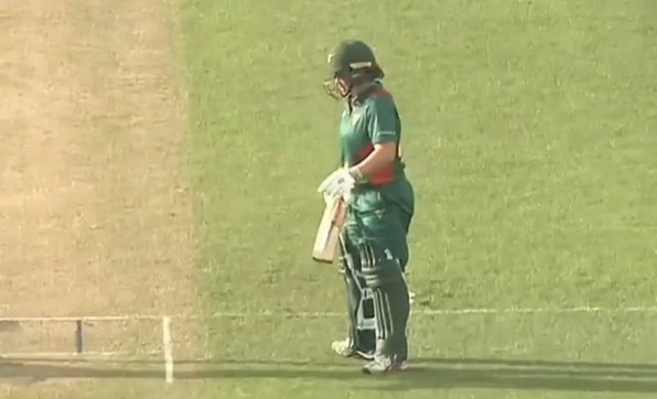 Caitlin Mair's 52 off 69 | Match 30