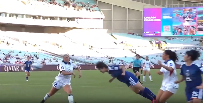 HEADER MASTERCLASS! Riko Ueki's daring finish 