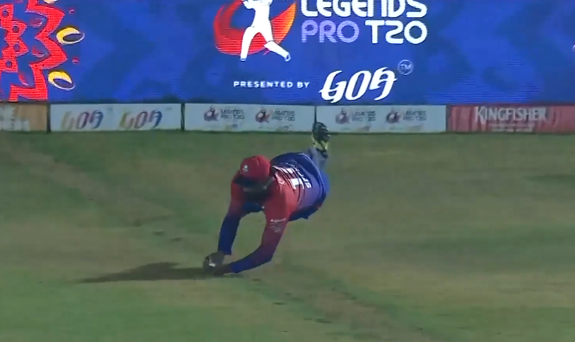 Take A Bow! Seekkuge Prasanna's screamer dismisses Dhawan