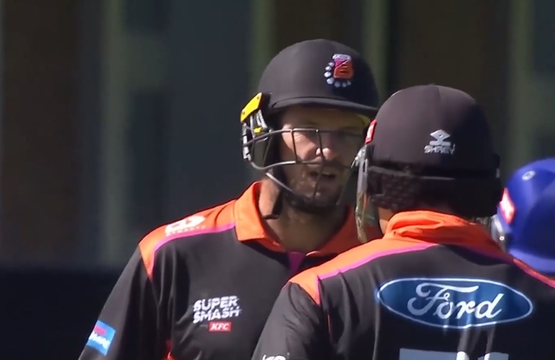 Brett Hampton's 53 off 32 | Match 22