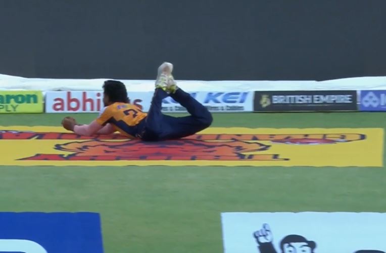 IMPOSSIBLE! Adnan Khan's diving stunner grabbed the limelight