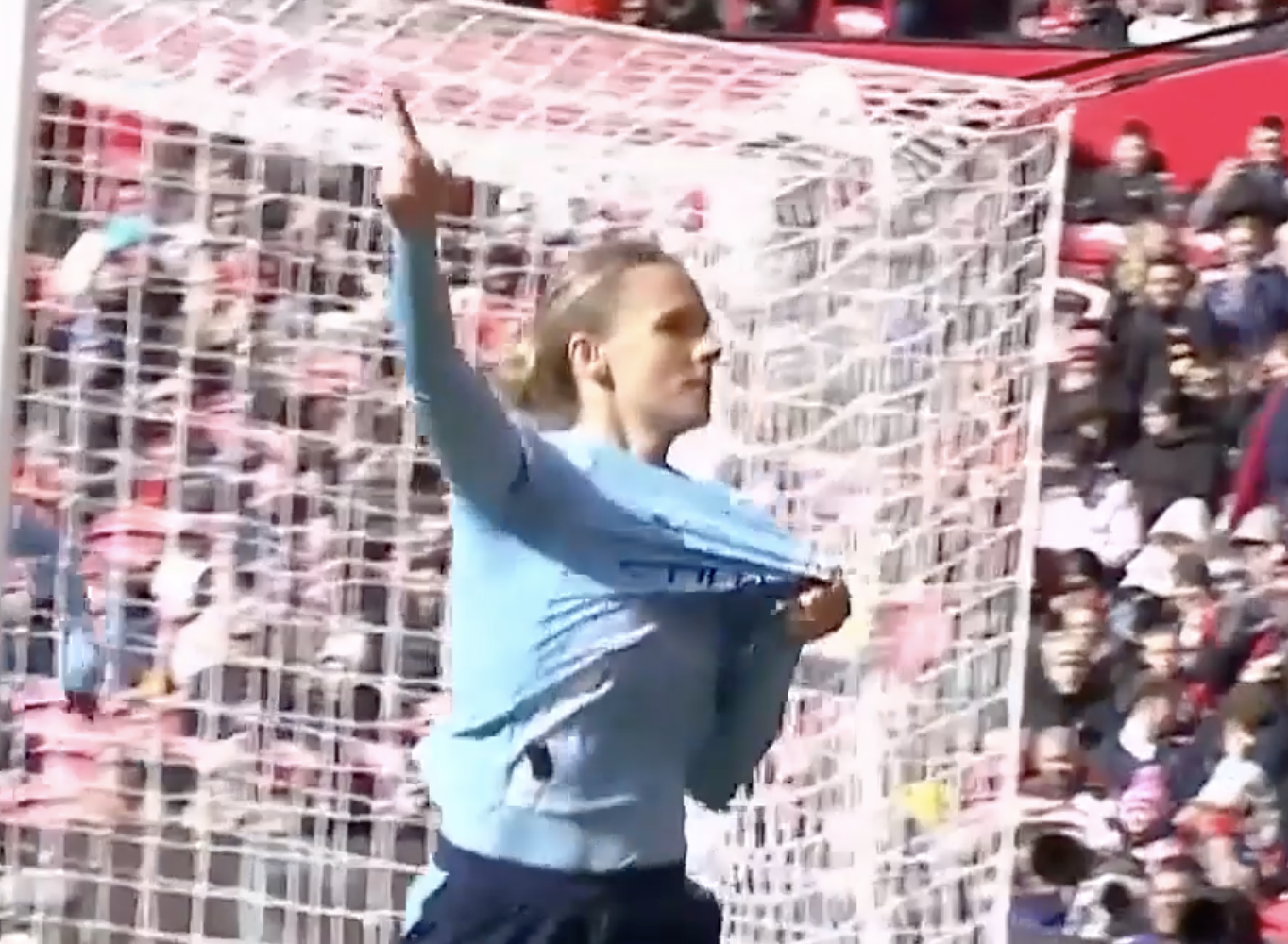 ABSOLUTE DOMINANCE! Casparij seals derby victory for Manchester City