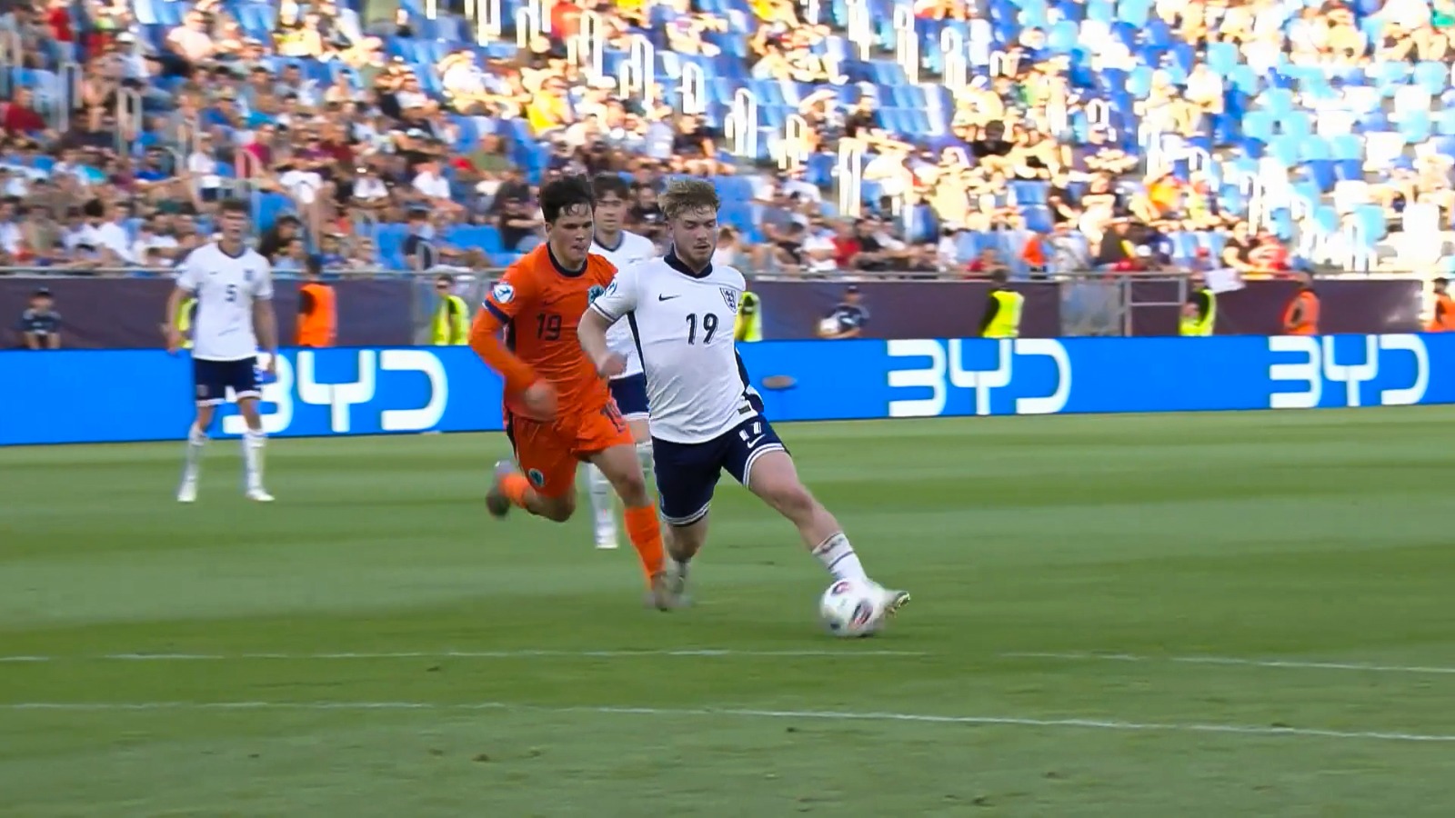 Harvey Elliott's late strike guided England to the final | Top moment of the day 9