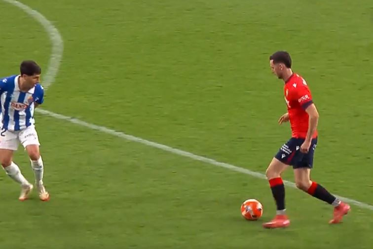 ARTISTIC! Raul Garcia outsmarted Espanyol to score a beauty