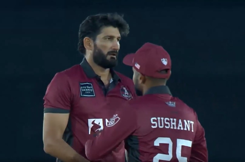 Sohail Tanvir's 3 for 20 | Match 10