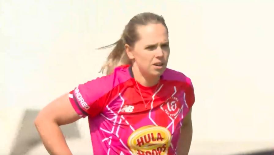 Freya Davies's 3 off 19 | Match 6