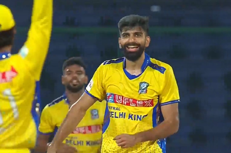 Gavnish Khurana's 3 for 20 | Match 5