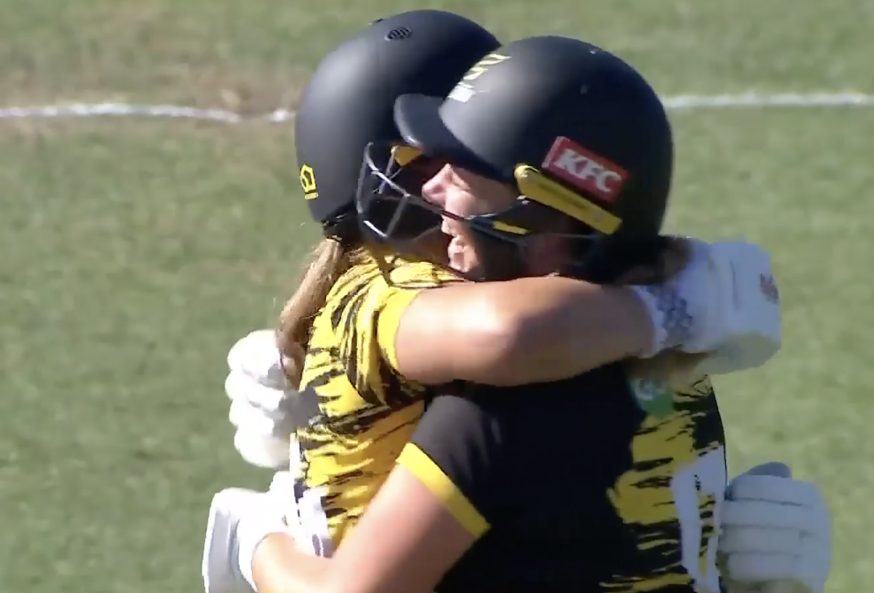 INCREDIBLE! Jess Kerr guides Wellington to the Super Smash title