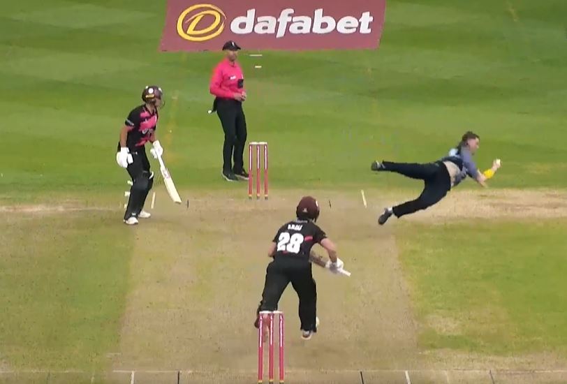 AIRBORNE! Douthwaite’s lightning reflex grab was pure cinema