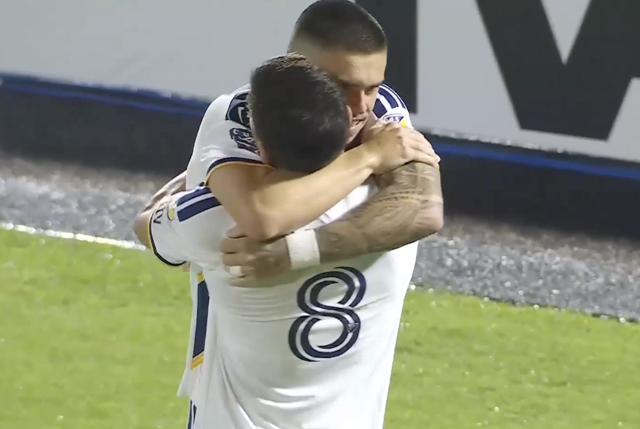 EXQUISITE! Gabriel Pec seals LA Galaxy's dominant win in Round of 16