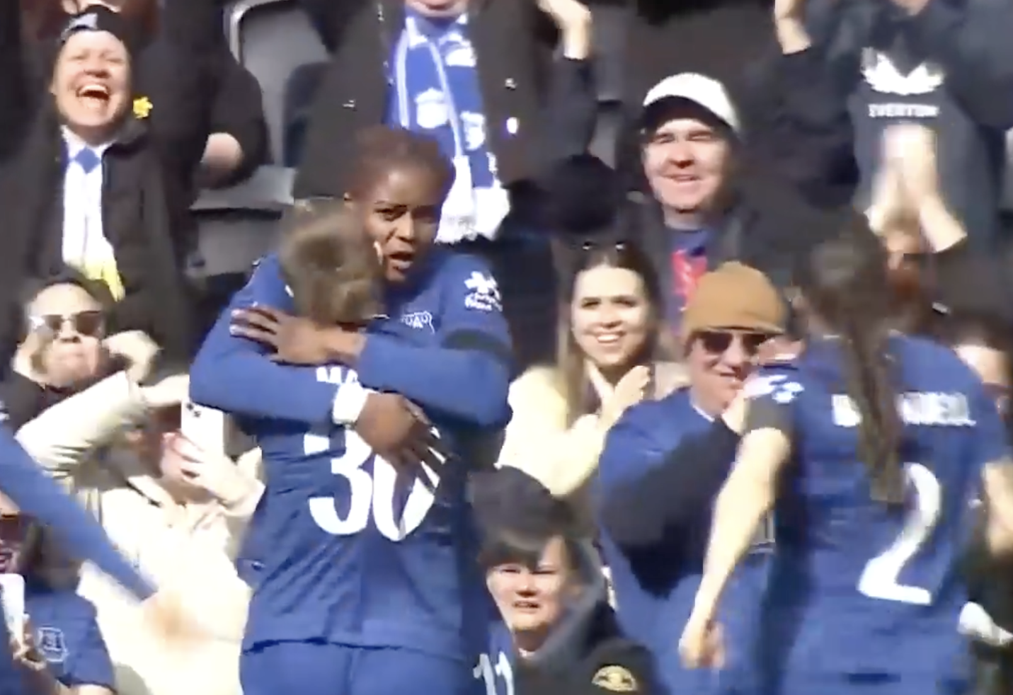 83RD MINUTE WINNER! Kelly Gago wins it for Everton