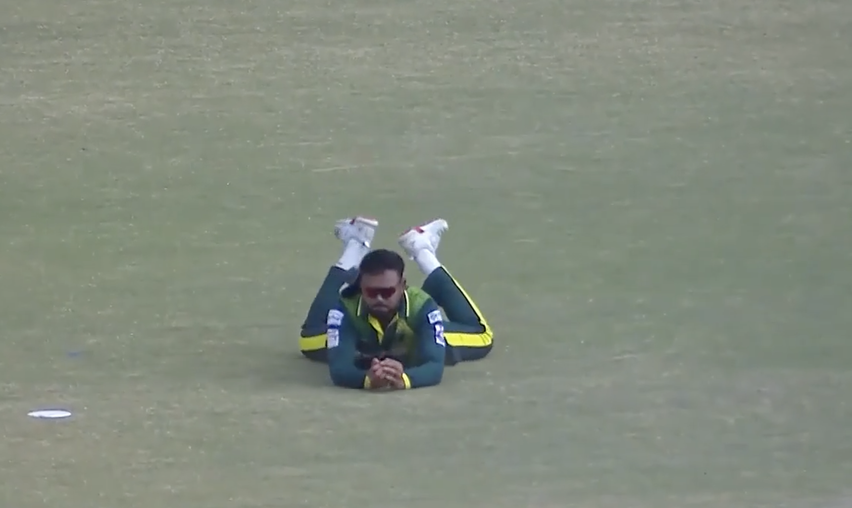 EXCELLENT! Gautam Raghuwanshi pulls off a brilliant catch