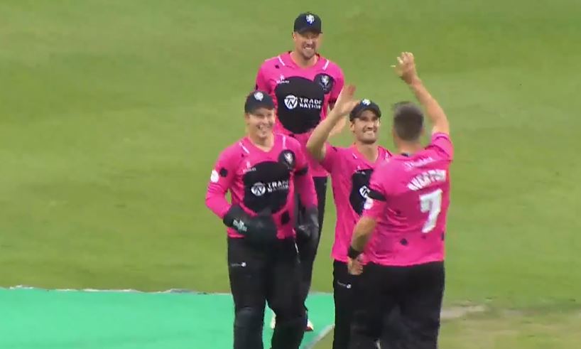OUT OF THIN AIR! Lewis Gregory’s unreal one-handed snag