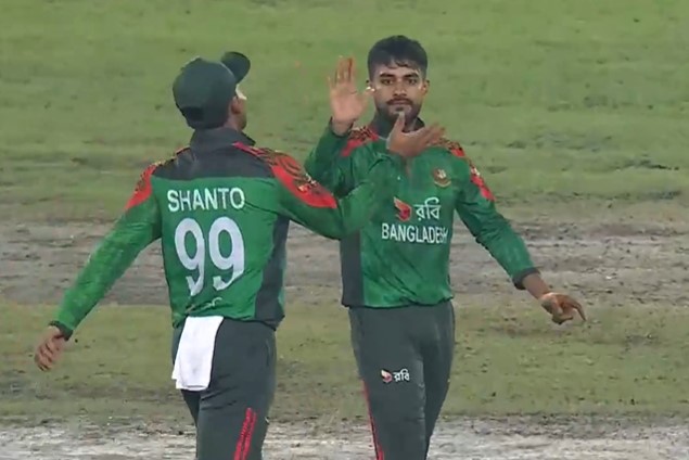 BINGO! Mirza's second wicket sealed the deal