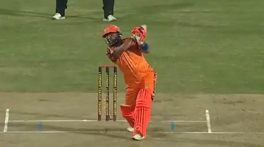 6644W! Mohammad Shahzad has his last laugh