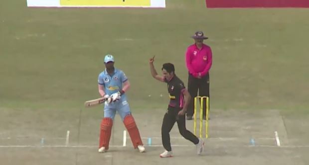 Gaurav Gambhir's 3 for 27 | Match 30