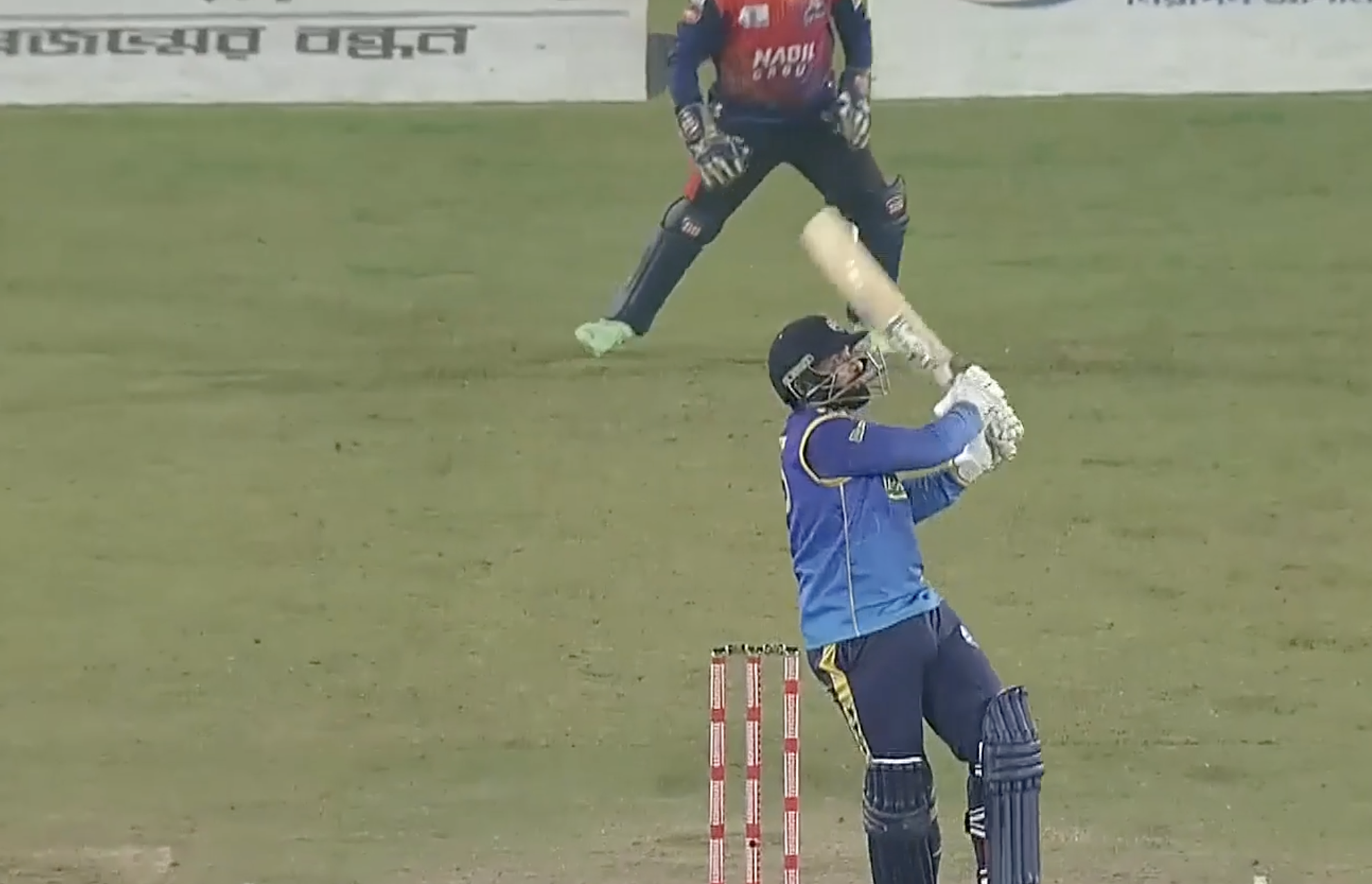 CLOBBERED! Asif Ali keeps Chattogram Royals in the hunt