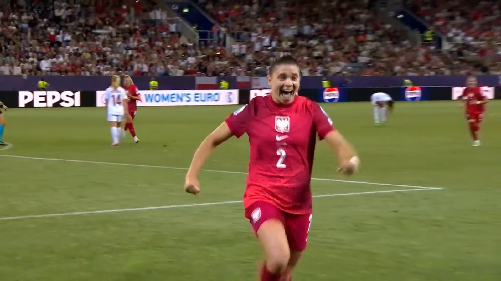 CRACKER! Martyna Wiankowska's fiery goal ripped the net | Goal of the day 11