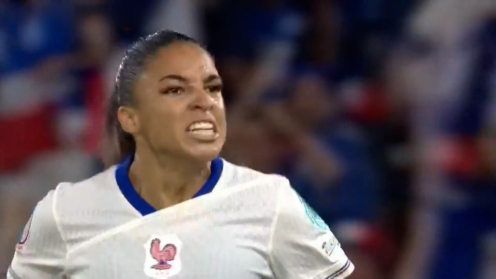 GOLLY! Delphine Cascarino scored a screamer from distance | Goal of the day 12