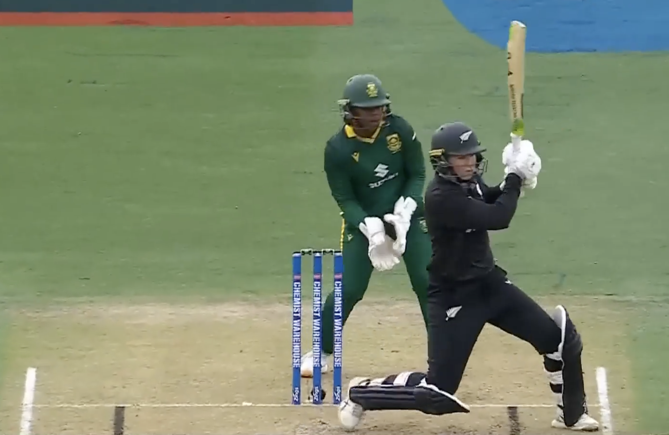 444! Maddy Green puts on a batting masterclass against Chloe Tryon