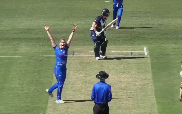 Zoe Cooke's 3 for 34 | Match 14