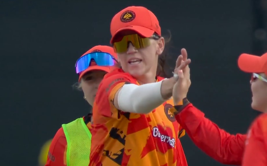 Phoebe Brett's 3 for 19 | Match 31