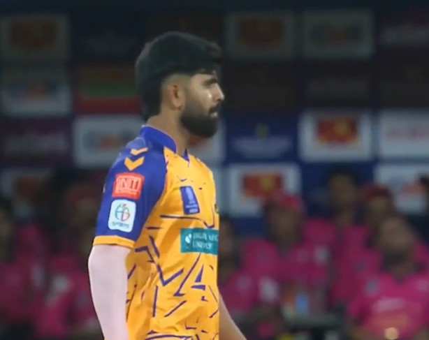 Pawan Nirwani's 4 for 21 | Match 3