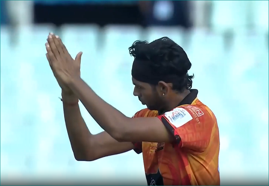 Ravi Kumar's 3 for 19 | Match 24