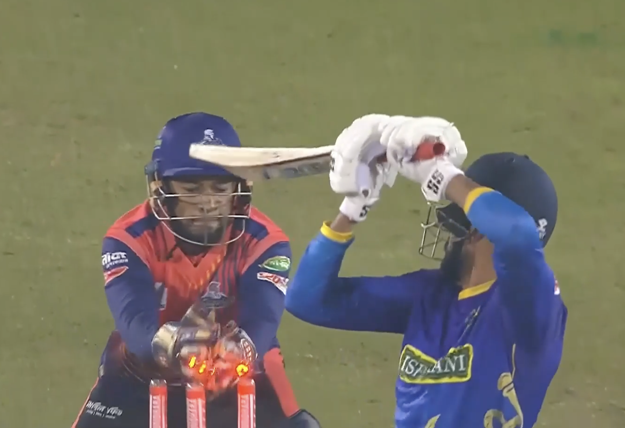 BAMBOOZLED! Hasan Murad foxes Mirza Baig to get him stumped