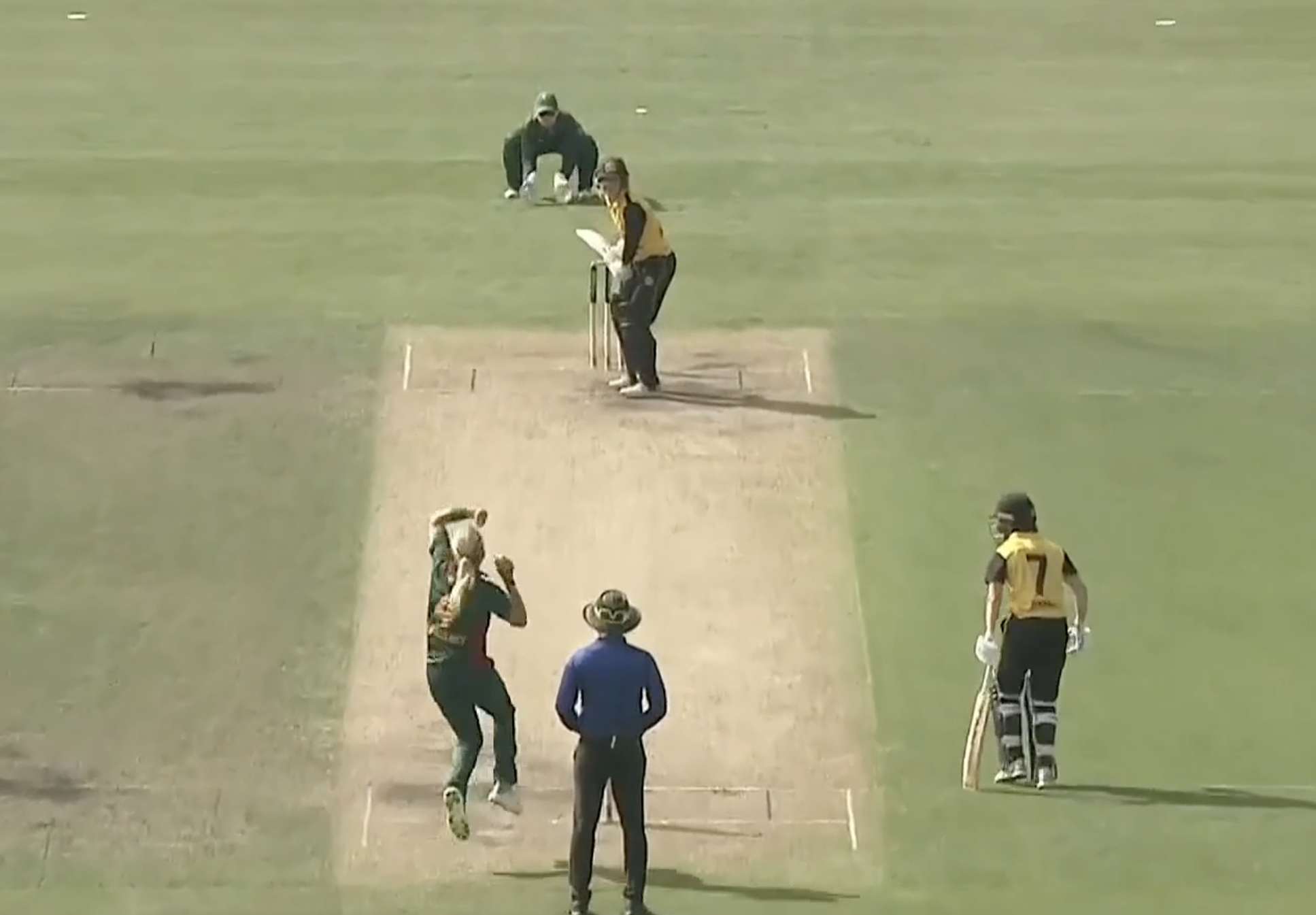 Hayley Silver-Holmes's 3 for 41 | Match 23