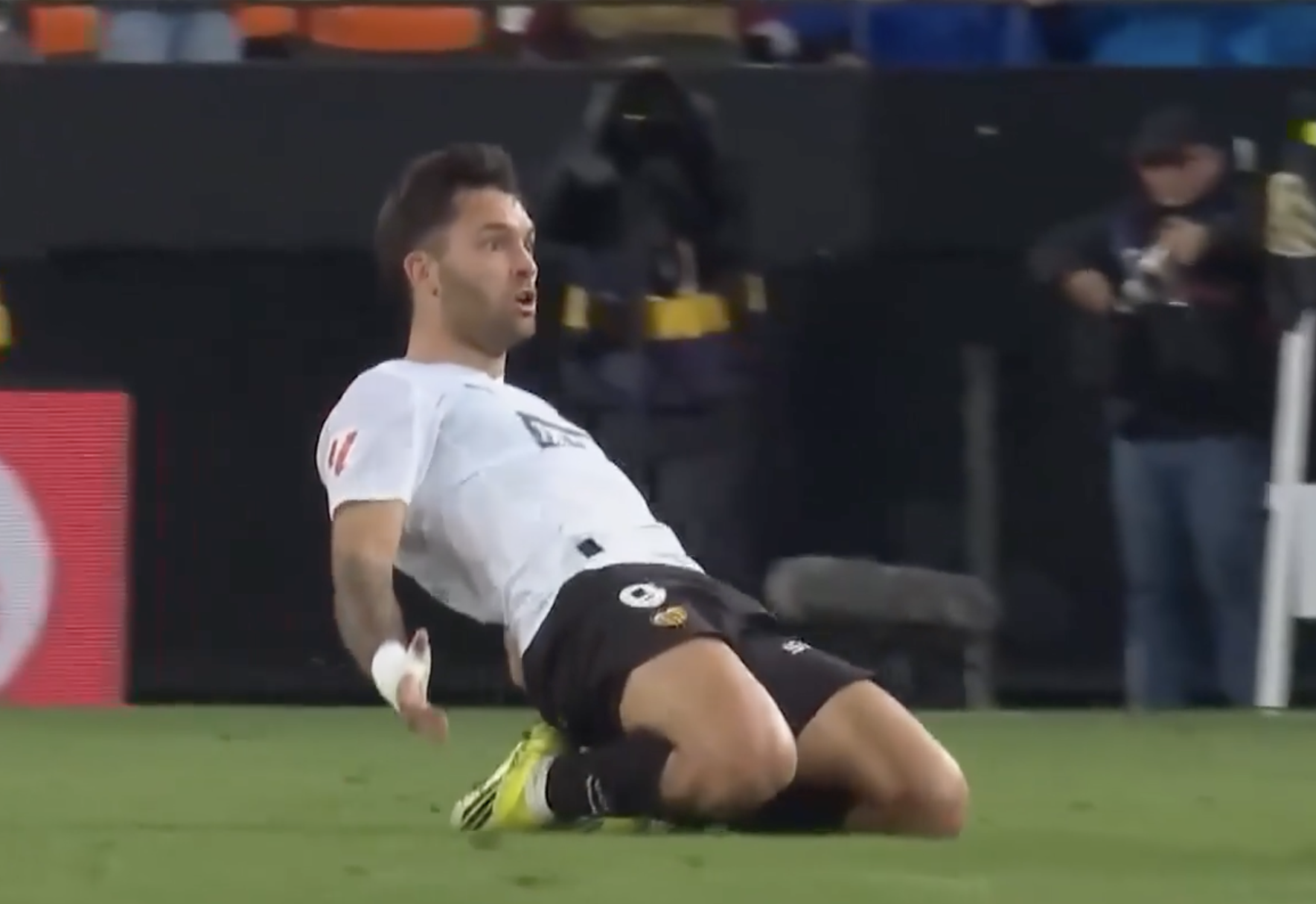 LATE DRAMA AT MESTALLA! Hugo Duro wins it for Valencia from the spot
