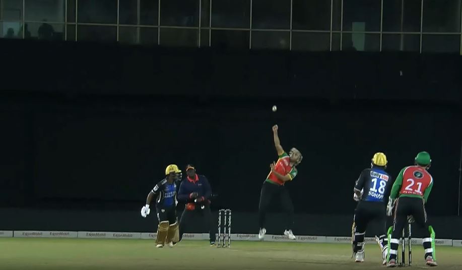 Reflex Masterclass! Tahir's deflection turned into a miracle catch