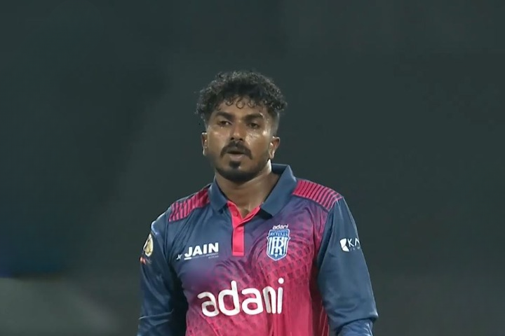 Abijith Praveen's 3 for 20 | Match 4