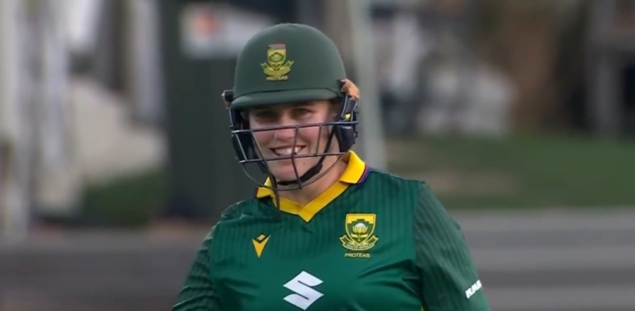 Annerie Dercksen's 72 off 93 | 1st ODI