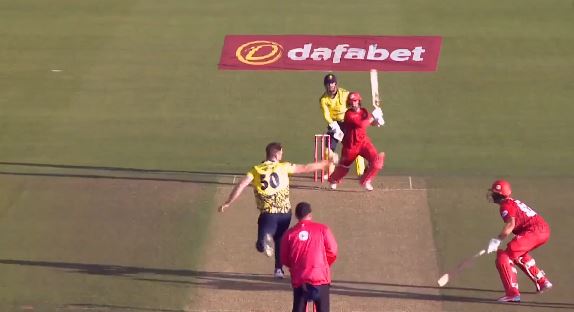 GOLLY! Neesham's one-handed screamer shocked the stadium