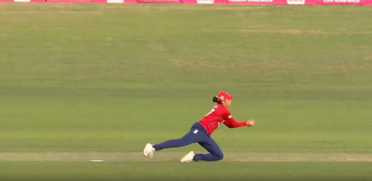 TOP-DRAWER CATCH! Dunkley got the better of Rodrigues