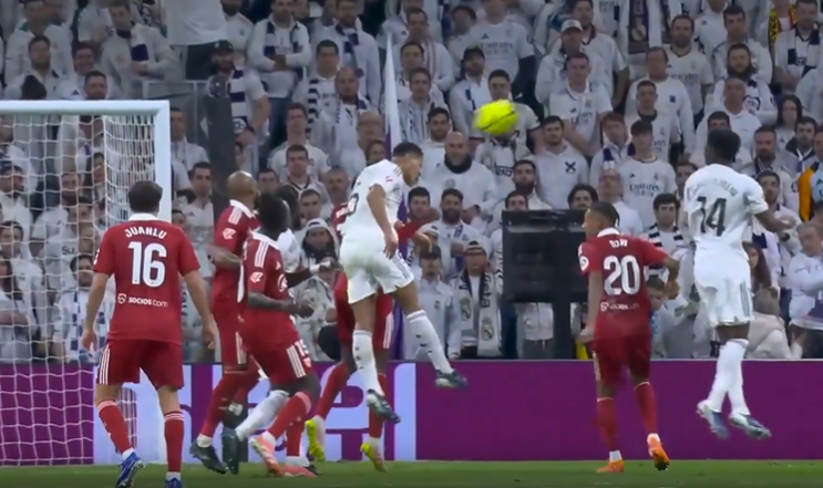 Bellingham Soars! Towering header gives Madrid the lead