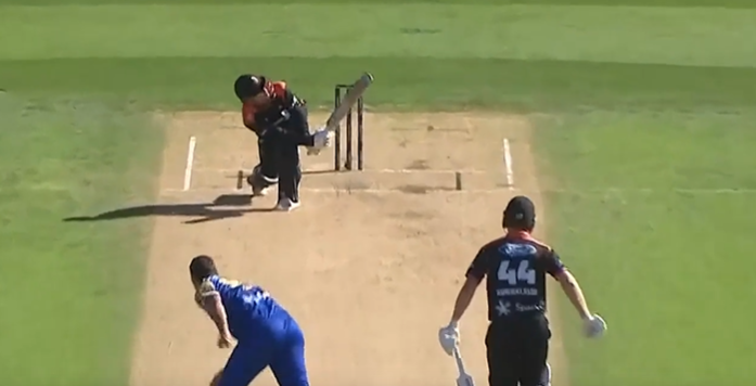 ICONIC! Katene Clarke brings up his first ton of the season