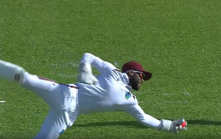 GLORIOUS! Hope's one-handed screamer took center stage