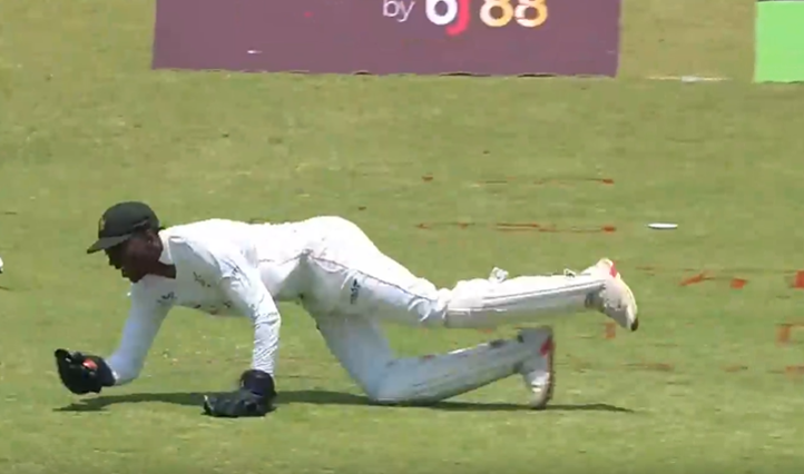 Blinder! Witness Tafadzwa Tsiga's one-handed stunner