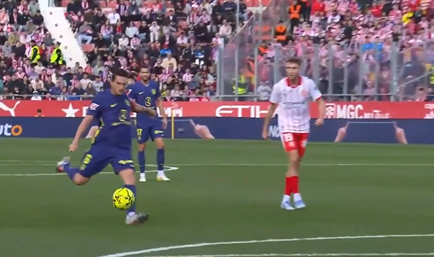 TOP-CORNER BEAUTY! Koke unleashes a banger