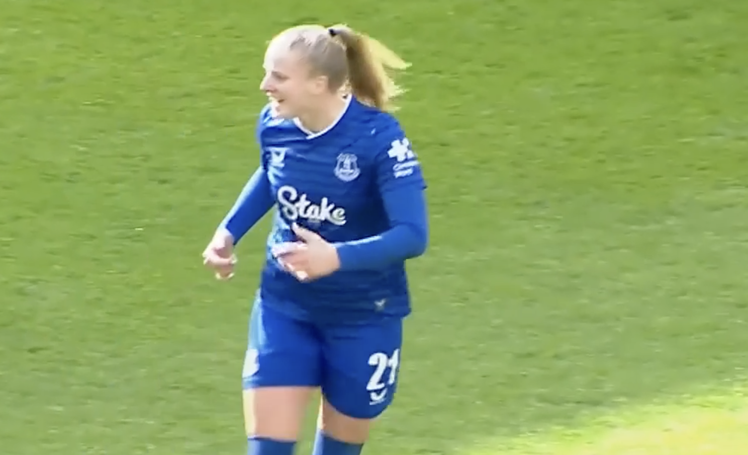 SUPERB FINISH! Kramzar scores for Everton from Galli's brilliant cross