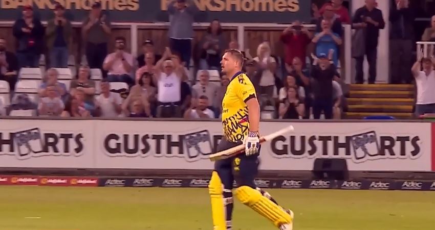 100 Up in Style! Alex Lees guided Durham to the quarter-final