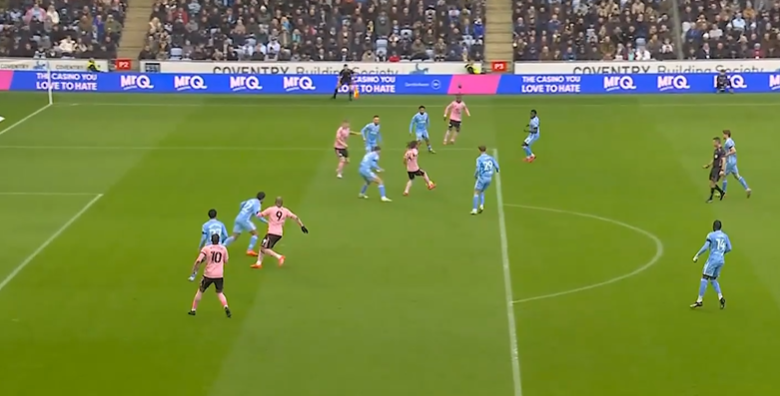 Dazzling Assist! Bobby De Cordova-Reid steals the spotlight