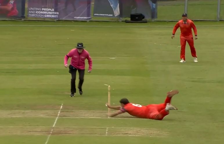 Run-Out Masterstroke! Levitt’s athletic effort stole the show